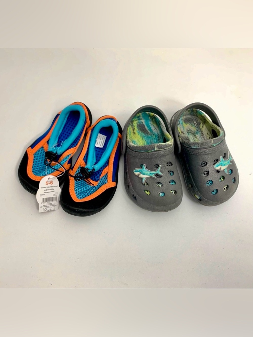 ▪️Wonder Nation Water Shoes & Shark Gray Clogs Shoe Bundle ~ 5